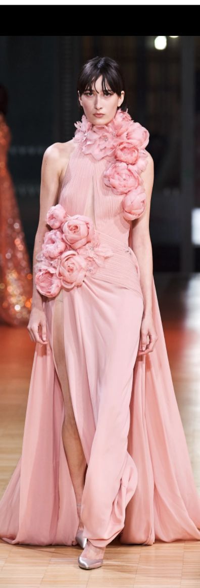 2022 Couture, Haute Couture Gowns, Elie Saab Spring, Dress With Flowers, Elie Saab Couture, Muslimah Fashion Outfits, Fashion Inspiration Design, Stylish Dress Designs, Couture Gowns