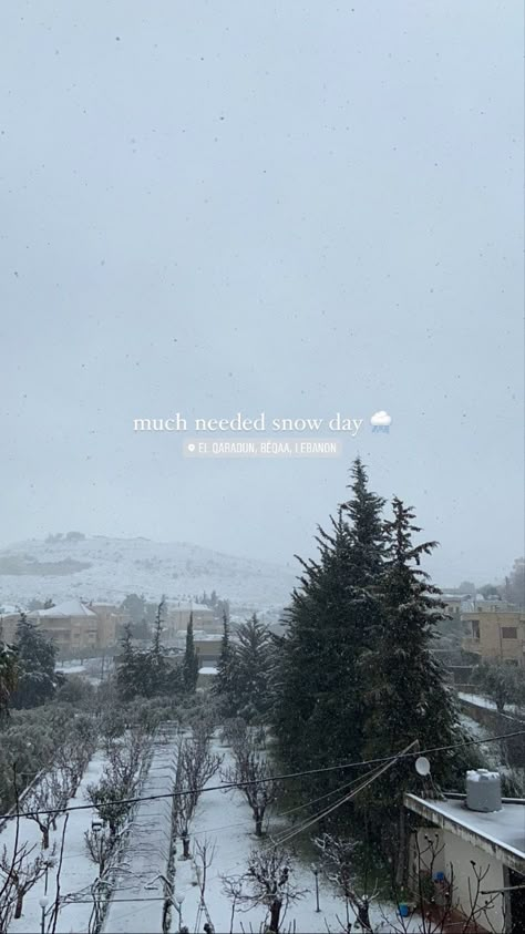 Songs For Snow Stories, Snow Songs For Instagram, Snowy Story Instagram, Snow Day Instagram Story, Snow Mountain Captions, Snowy Day Quotes, Snowfall Captions For Instagram, Snow Ig Story, Manali Story Ideas