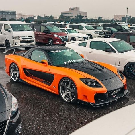 Mazda RX-7 [VeilSide] 🧡  @rui0221rx7  📸 @charlieb.photography #jdm #supercars #rx7 #mazda #iconiccars #car #cars Nissan Rx7, Veilside Rx7, Mazda Rx8, Hans Rx7, Mazda Rx5, Car Rx7, Rx7 Veilside, 1997 Mazda Rx7, Mazda Rx 7