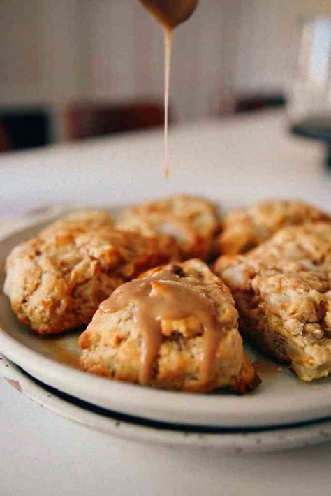 Maple Chai Pear Scones - that's what she eats. Pear Scones, Pumpkin Spice Syrup, Chai Spice, Scone Recipe, Baked Eggs, Best Dishes, Easy Meal Prep, Bread Flour, Sunday Brunch