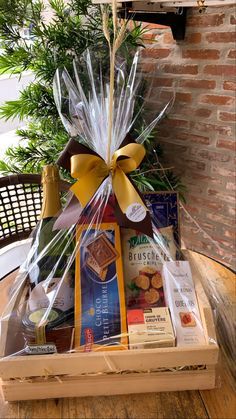 Fruit And Wine Basket Ideas Gift, Food Hampers Packaging Basket Ideas, Snack Box Ideas Gift, Husband Easter Basket, Client Gift Baskets, Teen Easter Basket, Cheese Gift Baskets, Xmas Hampers, Creative Gift Baskets