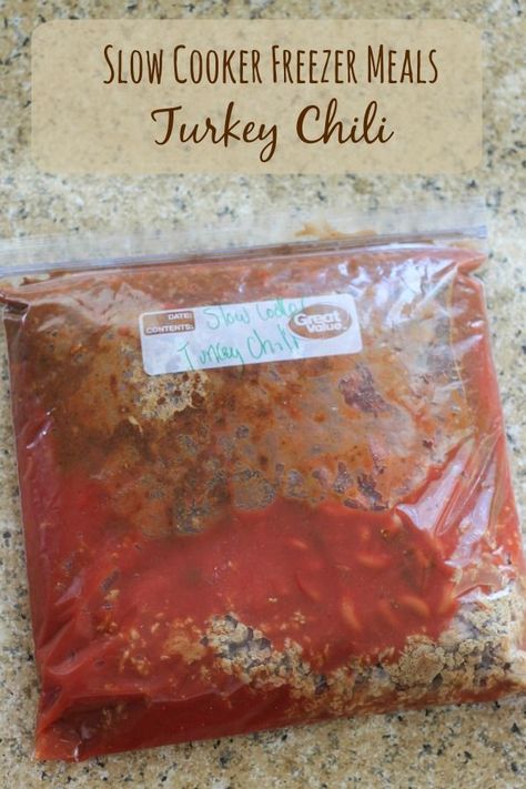 Chili is a great go to slow cooker meal for the coldest of fall days. Filling, hearty, and belly warming this Freezer Slow Cooker Turkey Chili - Slow Cooker Freezer Meals :: Chili is made lighter by using ground turkey in place of the ground beef, so you can enjoy your fall favorite without all the fat of traditional chili. Ground Turkey Chili, Turkey Chili Crockpot, Slow Cooker Meal, Slow Cooker Turkey Chili, Freezer Cooking Recipes, Slow Cooker Freezer Meals, Slow Cooker Meals, Budget Freezer Meals, Make Ahead Freezer Meals