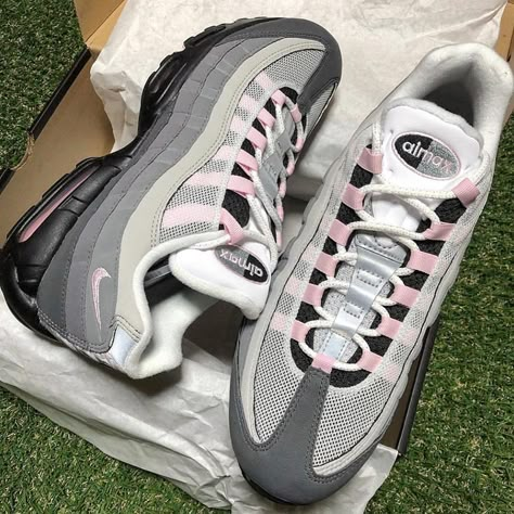 THE DROP DATE’s Instagram profile post: “Take a closer look at the upcoming NIKE AIR MAX 95 GUNSMOKE and PINK FOAM... - This upcoming spin on the AIR MAX 95 is Rumoured to drop in…” Nike Airmax 95, Dr Shoes, Trendy Shoes Sneakers, Pretty Shoes Sneakers, Fresh Shoes, Hype Shoes, Shoe Inspiration, Aesthetic Shoes, Swag Shoes