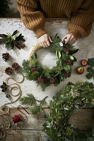 Julkransar Diy, Advent Wreath Diy, Hantverk Diy, Straw Wreath, Eco Friendly Christmas, Dark Christmas, Christmas Wreaths To Make, Navidad Diy, Yule Decorations