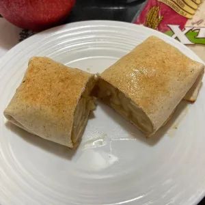 Three Ingredient apple pie air fryer tortilla