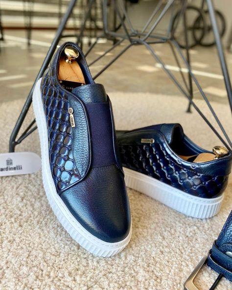 Sardinelli Lecce Blue Laceless Slip-On Sneakers #SardinelliStore Laceless Sneakers, Square Shoes, 2023 Color, Sneakers Collection, Best Shoes For Men, Spring Summer 2023, Blue Sneakers, Sneaker Collection, Monk Strap