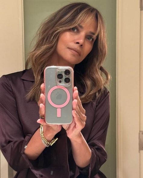 Halle Berry's Sultry Hairstyle Is Based Around A Clever Optical Illusion — The Zoe Report Blazer And Skirt Set, Asymmetrical Bob, The Zoe Report, See Yourself, What Matters Most, Halle Berry, Half Up Hair, Beauty Icons, Optical Illusion