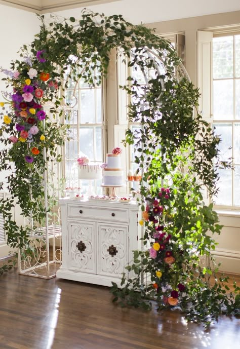 Indoor Garden Party Ideas, Garden Party Indoor, Garden Party Design, Garden Party Flowers, Secret Garden Theme, Garden Baby Shower Theme, Secret Garden Parties, Secret Party, Garden Party Theme