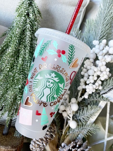 Christmas Starbucks Tumbler, Starbucks Cup Christmas, Starbucks Christmas Cups, Christmas Starbucks, Starbucks Cup Design, Starbucks Cup Art, Imagenes Mary Kay, Starbucks Diy, Coffee Christmas