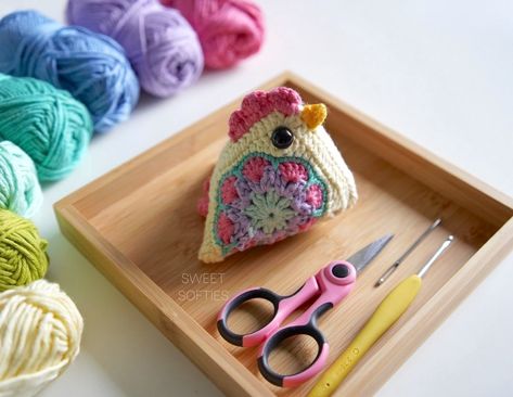 Granny Square Chicken · Free Crochet Pattern - Sweet Softies Spring Court, Yarn Color Combinations, Knit Items, Diy Yarn, Variegated Yarn, Yarn Tail, Granny Squares Pattern, Yarn Diy, Pink Yarn