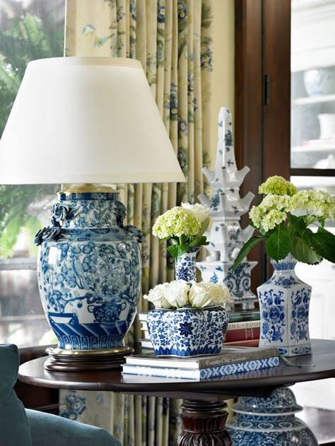 Decorate your favorite coffee table with china vases such as these. They look absolutely classy and can match just about any interior because of their pretty patterns. Decorating With Blue And White, Blue And White Vases, Decorating With Blue, Blue And White Pottery, Blue And White Home, Ginger Jar Lamp, Blue White China, Blue And White Decor, Blue And White Chinoiserie