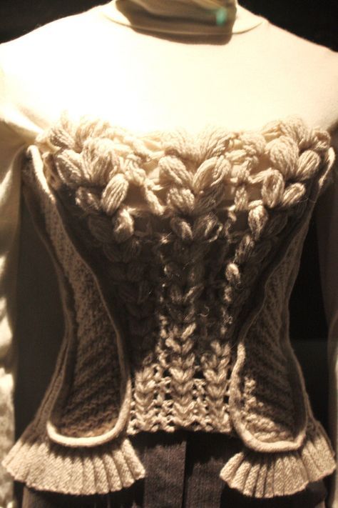 knitted corset - Google Search Sweater Corset, Knit Corset Top, Knitted Corset, Corset Sweater, Knit Corset, Crochet Corset, Knit Art, Knitted Wit, Knitwear Fashion