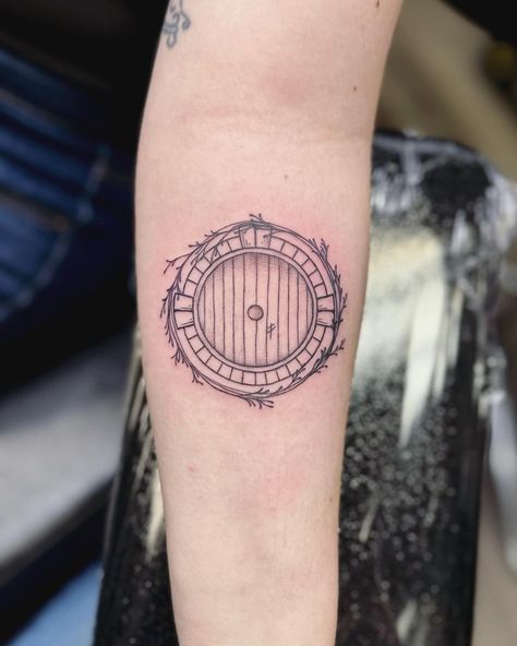 Hobbit Home Tattoo, Jurassic Tattoo Ideas, Hobbit Hole Tattoo Minimalist, Hobbit Door Tattoo, Hobbit Hole Tattoo, Hobbit Tattoo Ideas, Hobbit Tattoos, The Hobbit Tattoo, Hobbit Tattoo