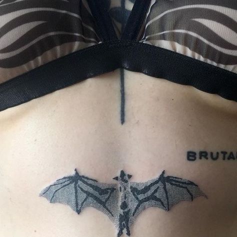 Lazarus on Instagram: "Flying Fox for Lauren
.
.
.
.
#stickandpoke #tattoo #handpoke #tattoos #berlintattoo #berlintattooers #blkttt #blackworktattoo" Flying Fox Tattoo, Foxes Tattoo, Stickandpoke Tattoo, Fly Tattoo, Flash Tats, Flying Tattoo, Flying Fox, Handpoke Tattoo, Fox Tattoo