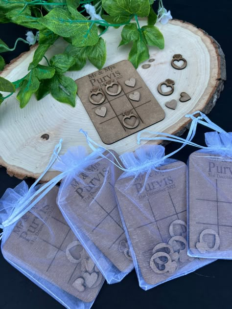 Diy Noughts And Crosses Game, Board Game Wedding Favors, Unique Wedding Favours For Guests, Unique Wedding Gift Ideas For Guests, Wedding Table Games For Guests, Gift For Guest Wedding, Wedding Gifts For Guests Diy, Wedding Board Games, Wedding Outdoor Games