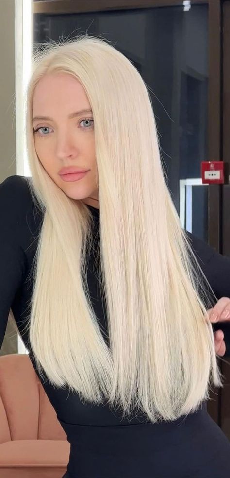 Hair Color Ice Blonde, Platinum Hair Outfits, Hooker Blonde Hair, Gold Platinum Blonde Hair, Golden Platinum Blonde Hair, Targaryen Hair Color, Platinum Blonde Aesthetic, Barbie Blonde Hair Color, Platinum Blonde Hair Aesthetic