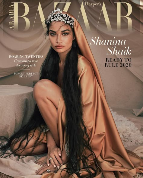 Harpers Bazaar Covers, Shanina Shaik, Bazaar Magazine, Vogue Magazine Covers, Fashion Magazine Cover, Braut Make-up, Cover Magazine, Model Pose, Fashion Cover