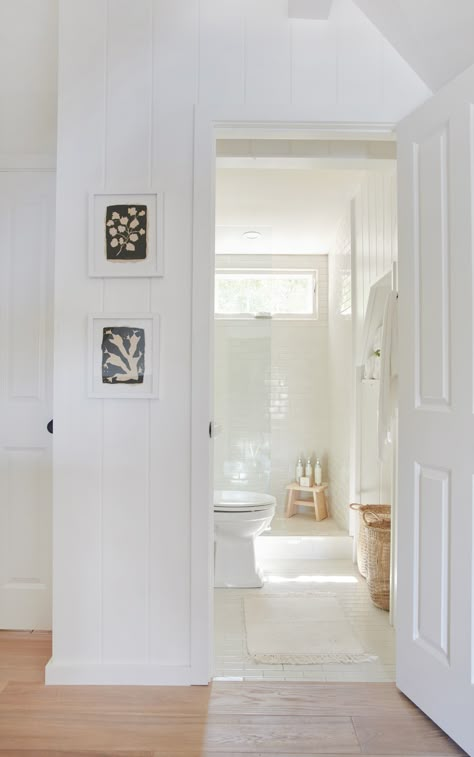 Lakeside House, Lake House Bathroom, Heath Ceramics, Living In London, Wood Cladding, White Bath, Jenni Kayne, California Cool, Bunk House