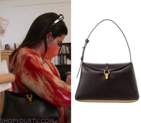 Kendall Jenner Bags 2023, Kendall Jenner Bags, Kendall Jenner Designer Bags, Gucci Black Crossbody Shoulder Bag, Kendall Jenner The Kardashians Hulu, High-end Black Gucci Shoulder Bag, Ferragamo Bag, Zoeys Extraordinary Playlist, Sam And Cat