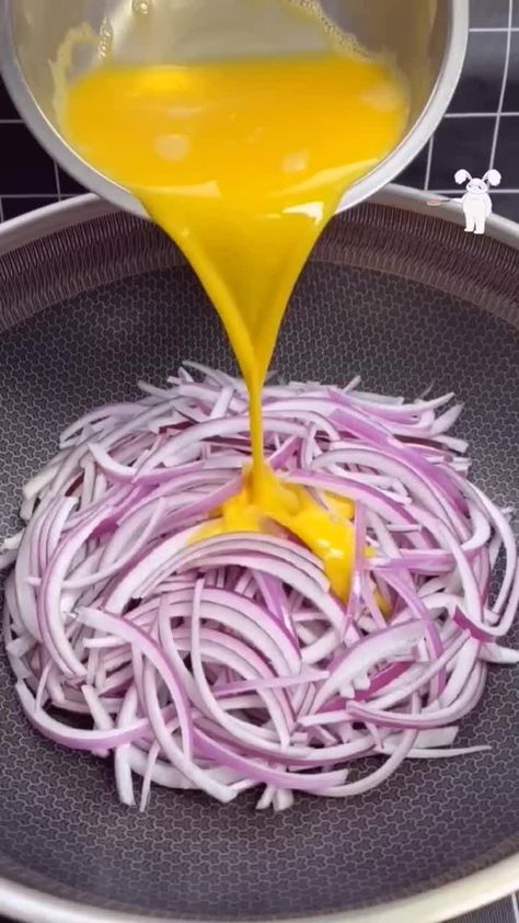 foodcook(@foodfafsla22) on TikTok: Vegetables and eggs pancakes👍😋🥰👍#food #cooking #pancake #egg Onion Pancake, Table D Hote, No Egg Pancakes, Onion Recipes, Food Cooking, Red Onion, Pancakes, Egg