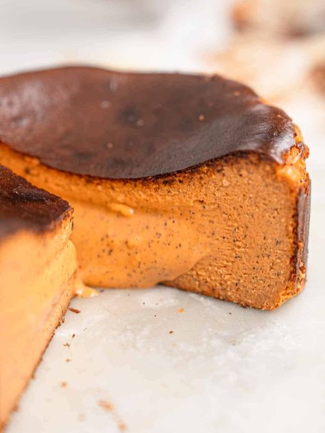 Thai Tea Basque Cheesecake - Catherine Zhang Thai Tea Brownies, Thai Tea Cheesecake, Thai Tea Desserts, Thai Tea Recipe, Asian Inspired Desserts, Catherine Zhang, Thai Tea Recipes, Basque Burnt Cheesecake, Fluffy Cheesecake