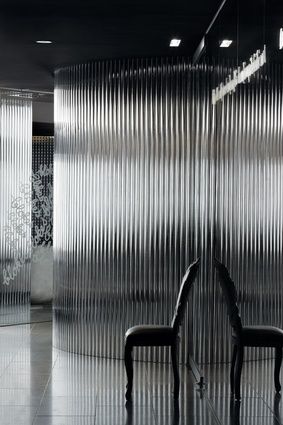 Walls of glass and chrome corrugated iron create reflective surfaces. Green Architect, Australian Interior Design, Interior Design Awards, Function Room, Spa Design, Corrugated Metal, Flute Glass, Surface Area, 로고 디자인