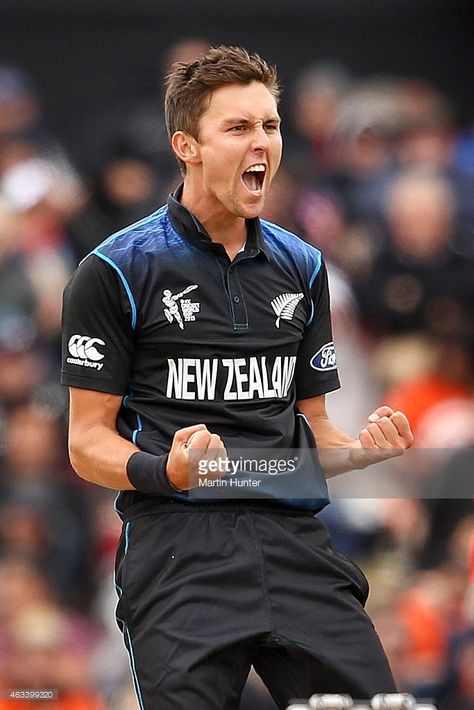 Trent Boult Wallpaper, Workers Photography, Trent Boult, New Zealand Cricket Team, Kumar Sangakkara, Cricket Lover, Cricket Players, Ms Dhoni Wallpapers, Pakistani Women Dresses