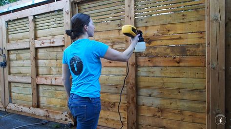 How to Seal and Stain a Fence with a Sprayer | DIY Montreal Diy Sprayer, Terrace Barbecue, Farmhouse Idea, Cheap Privacy Fence, Fence Stain, House Fence, House Fence Design, Wood Cleaner, Snow And Rain