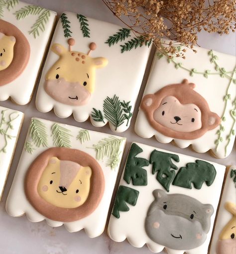 Giraffe Decorated Cookies, Jungle Cookies Decorated, Jungle Theme Cookies, Jungle Baby Shower Cookies, Safari Sugar Cookies, Safari Baby Cookies, Jungle Animal Cookies, Safari Animal Cookies, Safari Cookie