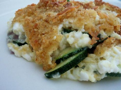 Zucchini/Cottage Cheese Casserole (Substitute quinoa for rice. No need for breadcrumbs or butter) Zucchini Cottage Cheese, Cottage Cheese Casserole, Zucchini Casserole Recipes, Cheese Rice, Zucchini Casserole, Cottage Cheese Recipes, Veggie Tales, Vegetarian Main Dishes, Vegetarian Entrees