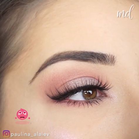 Simple Pink Eyeshadow Tutorial, How To Do Pink Eyeshadow, Simple Pink Eyeshadow Looks Step By Step, Pink Simple Makeup Looks, Rose Eyeshadow Looks, Pink Simple Eyeshadow, Pink Eyeshadow Looks Natural, Pink Simple Makeup, Soft Pink Makeup Looks Natural