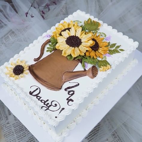 MetDaan Cakes - Sunflower cake for your birthday!🌻 Winter Sunflower, Fall Cake Ideas, Sunflower Birthday Cakes, Metdaan Cakes, Sunflower Cake, Sunflower Birthday, Fall Cake, Cake Decoration Ideas, Cake Design Ideas