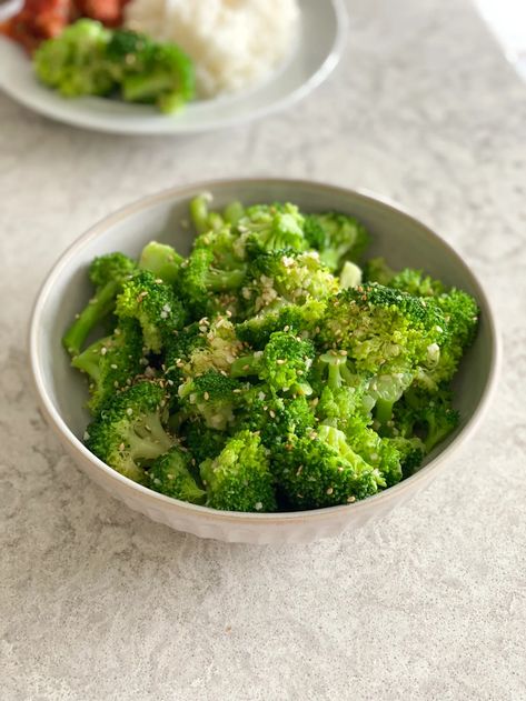 Korean Broccoli Banchan! Blanched or steamed broccoli tossed with sesame oil, garlic, salt and sesame seeds, it's so good!