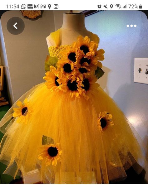 Sunflower Costume For Women, Sunflower Inspired Dress, Sunflower Fairy Costume, Flower Costume Women, Sunflower Costume Diy, Sunflower Dress Outfit, Flower Costume Diy Women, Sunflower Halloween Costume, Flower Inspired Dress