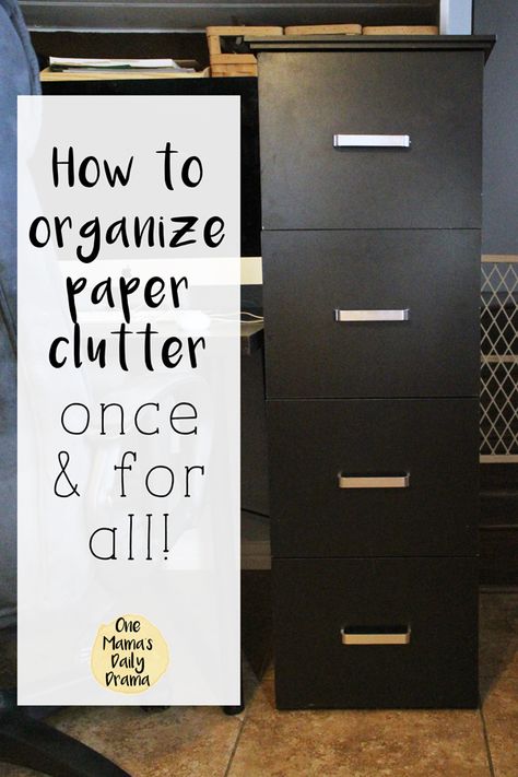 How to organize paper clutter once and for all with a simple file system Paper Clutter Organization Ideas, Filing Cabinet Organization, Paper Clutter Organization, Business Folder, Office Organization Files, Office Organization At Work, Organizing Paperwork, Paper Clutter, Clutter Organization