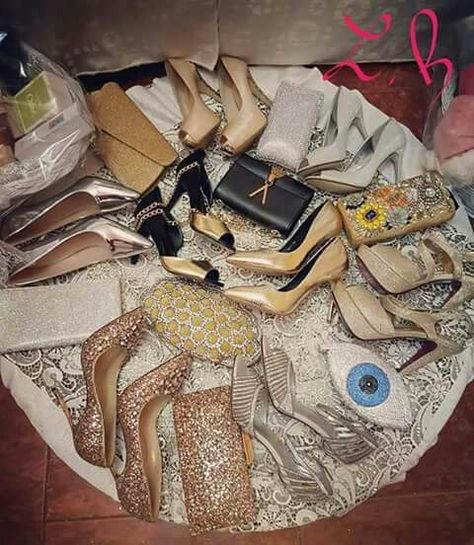 Wedding Gift Hampers, Wedding Packing, Indian Wedding Gifts, Display Shoes, Trousseau Packing, Wedding Trousseau, Cool Bride, Wedding Gift Pack, Bridal Gift Wrapping Ideas