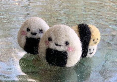 Felted Acorns, Needle Felting Diy, Felting Ideas, Felted Wool Crafts, Sushi Set, Wool Needle Felting, Cute Sewing Projects, Market Ideas, Needle Felting Projects