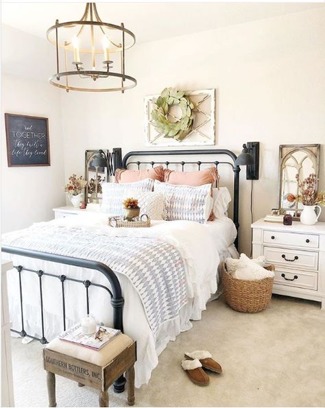 Farmhouse Style Bedrooms, Spring Bedroom, Rustic Bedroom Decor, White Bedroom Furniture, Pallet Furniture Bedroom, Farmhouse Bedroom Decor, Farmhouse Bedroom, Master Bedrooms Decor, Rustic Bedroom