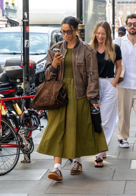 Rochelle Humes Wore a Trending Tank-Top Dress With Chic Brown Trainers | Who What Wear Green Brown Outfit, Winter Sneakers Outfit, Brown Trainers, Dress And Sneakers Outfit, Trainers Outfit, Rochelle Humes, Runway Outfits, Chic Sneakers, Brown Outfit