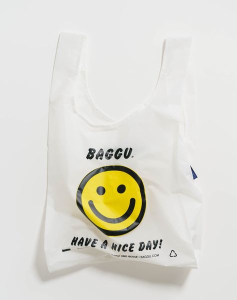 Shopping Essentials, Chicago Gifts, Miscellaneous Gifts, Happy Smiley Face, Baggu Bags, Plastic Grocery Bags, Blue Q, Grocery Bags, Grad Gifts