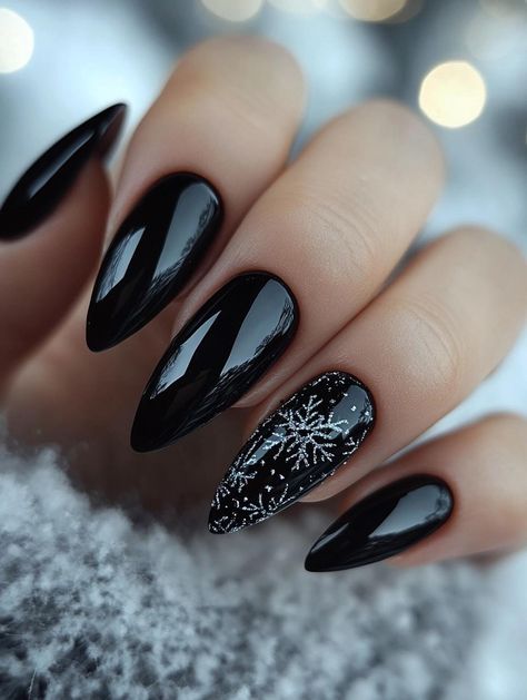 Black Gold Snowflake Nails, Edgy Christmas Nails Acrylic, Black Christmas Nails Almond, Dark Snowflake Nails, Black Nails For Christmas, Dark Christmas Nails Short, Moody Christmas Nails, Gothic Winter Nails, Witchy Christmas Nails