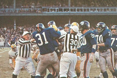 Ny Baseball, Ny Giants Football, Nfl Championships, New York Football, New York Giants Football, Giants Football, Nfl Football Teams, Nfl History, Ny Giants