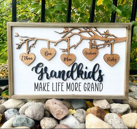 Grandchildren Sign Grandparent Gift Personalized Grandkids - Etsy Canada Grandkids Sign Diy, Grandparent Gifts From Kids, Grandparent Christmas Gifts, Grandparents Diy, Kentucky Christmas, Grandchildren Sign, Grandkids Sign, Grandkids Room, Grandparents Christmas Gifts