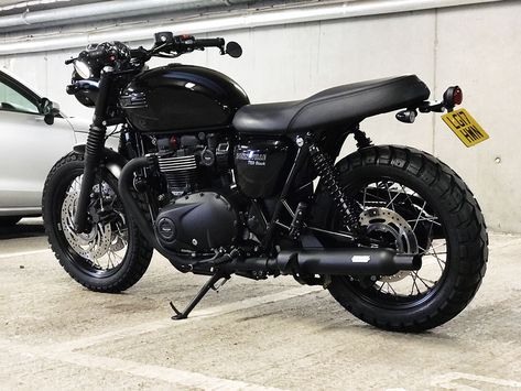 T120 Black, Scrambler Moto, Jawa 350, Old School Motorcycles, Triumph Cafe Racer, Honda Scrambler, Triumph Bikes, Scrambler Motorcycle, Motorcycle Types