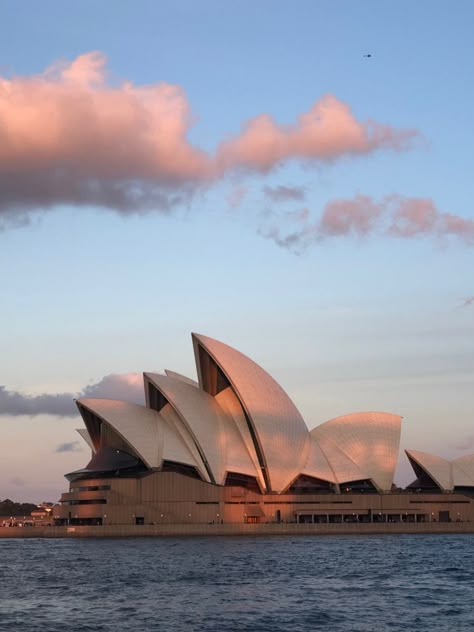 Australia Opera House, Australia Aesthetic, Aesthetic Evening, Golden Coast, Dream Places, Australia Living, Travel Inspo, Dream Destinations, Sydney Australia