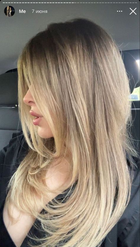 inst: avvesasha Blonde Highlights Brown Roots, Blonde Hair Brown Roots, Brown Roots Blonde Hair, Blonde Hair With Brown Roots, Blond Beige, Perfect Blonde Hair, Rambut Brunette, Summer Blonde Hair, Korean Style Women