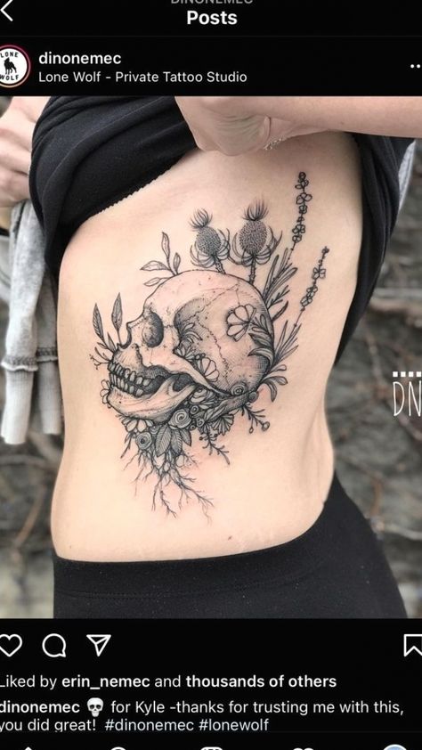 Rhianna Tattoos, Dino Nemec, Best Flower Tattoos, Violet Flower Tattoos, Violet Tattoo, Feminine Skull Tattoos, Skull Flowers, Grunge Tattoo, Boho Tattoos