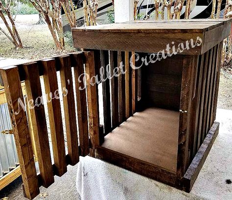 Pallet Dog Cage Diy, Pallet Dog Crate, Pallet Kennel, Dog Bed Inspiration, Handmade Dog Kennel, End Table Dog Crate, Dog Create, Table Dog Crate, Diy Dog Beds