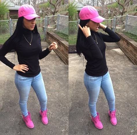 pinterest: @nikeg0ld☽☼♔ Pink Timberland Boots, Outfit Tenis, Superenge Jeans, Timberland Outfits, Pink Boots, Lazy Day Outfits, Girl Swag, Pink Shoes