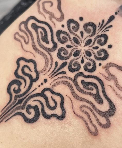 Ornamental Tattoo Shoulder Women, Tattoo Dotwork Design, Ripples Tattoo, Abalone Tattoo, Crosshatch Tattoo, Halftone Tattoo, Tattoo Ideas Elbow, Tattoo Background Filler, Symetric Tattoo Ideas